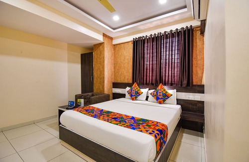 Yelahanka Hotel | Fabhotel Rotano Suites