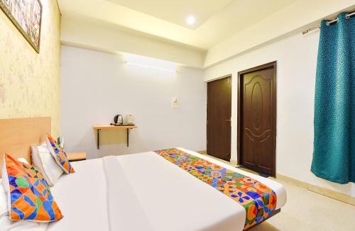 Durgapura Hotel | FabHotel Rushank Palace - Near Jawahar Circle, World Trade Park