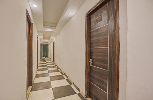 Sector 62 Hotel | FabHotel Satya