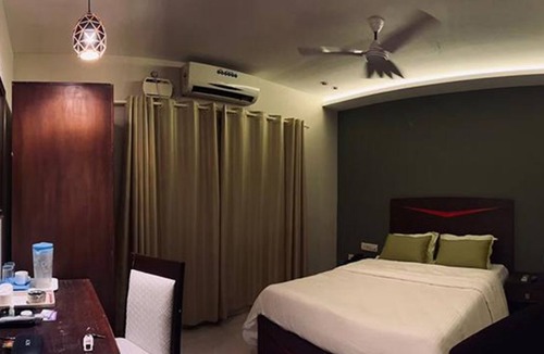 Royapettah Hotel | Fabhotel Sea Queen Residency
