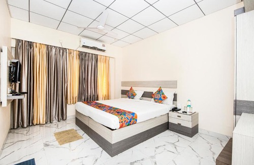 Kolkata Hotel | FabHotel Shivangan Kolkata Airport - Fully Vaccinated Staff