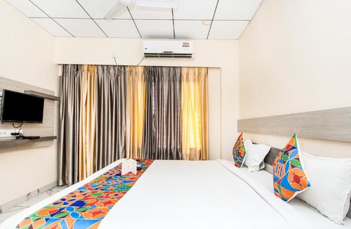 Kolkata Hotel | FabHotel Shivangan Kolkata Airport - Fully Vaccinated Staff