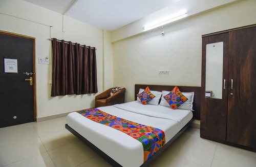 Phase 1 Hotel | FabHotel Shri Krishna