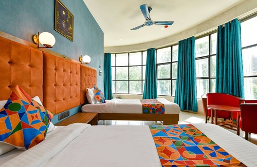 Gandhinagar Hotel | FabHotel Siddharth Corporate