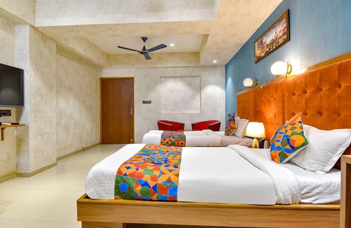 Gandhinagar Hotel | FabHotel Siddharth Corporate