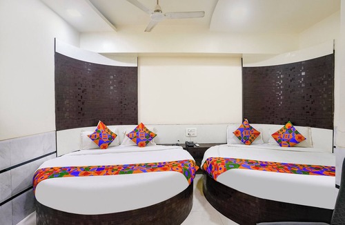 Dharavi Hotel | Fabhotel Sion Residency