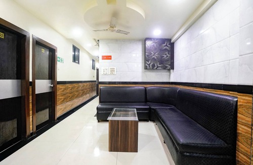 Dharavi Hotel | Fabhotel Sion Residency