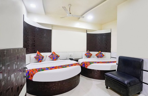 Dharavi Hotel | Fabhotel Sion Residency