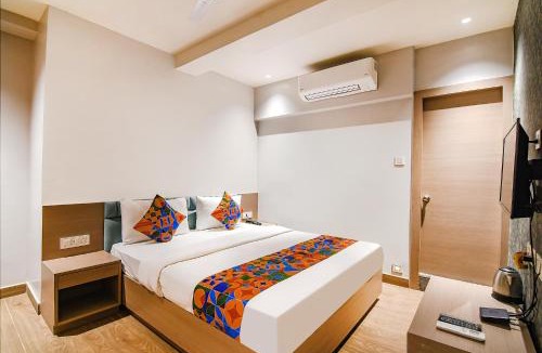 Kolkata Hotel | FabHotel Sivalika Inn - Howrah