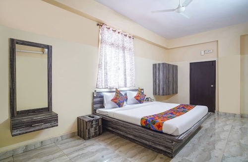 Farooq Nagar Hotel | Fabhotel Sree Venkateshwara Residency