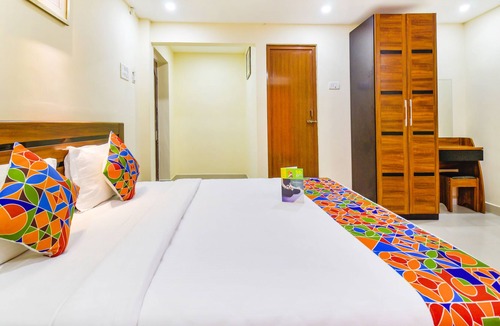 Nanganallur Hotel | FabHotel Sri Krishna Residency Airport