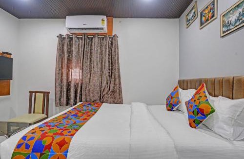 Versova Hotel | FabHotel Stay Land Plus