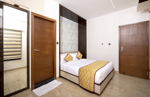 Domlur Hotel | Fabhotel The Leela Park