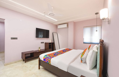 Malviya Nagar Hotel | FabHotel The White Cliff Inn - Near Max Hospital Saket