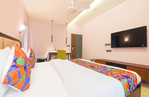 Malviya Nagar Hotel | FabHotel The White Cliff Inn - Near Max Hospital Saket