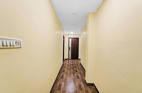 Parthasarathy Puram Hotel | FabHotel U Hotel T Nagar