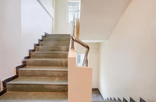 Aundh Hotel | FabHotel Vardhan House II