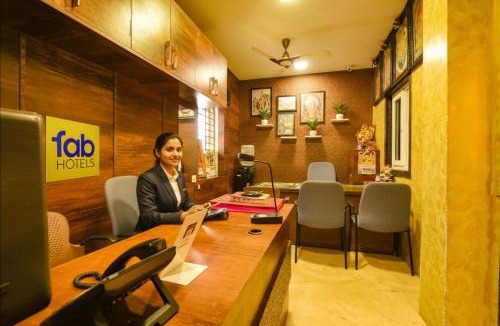 Madipakkam Hotel | FabHotel Vijaylakshmi Stay Inn