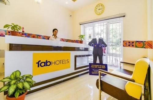 Thalayathimund Hotel | FabHotel Vinu Valley Resorts - Nr Ketti Valley View Point