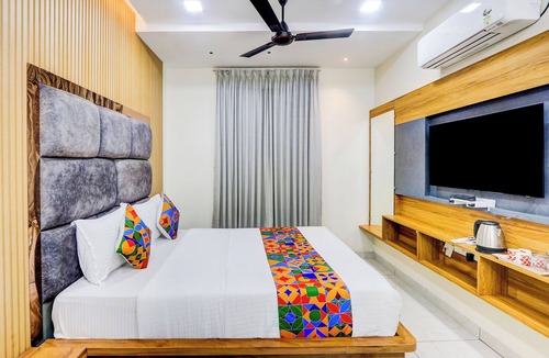 Rajahmundry Hotel | Fabhotel Vishnu Grand