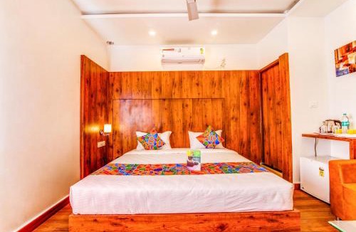 Pulikeshi Nagar Hotel | FabHotel Vista Suites - Frazer Town