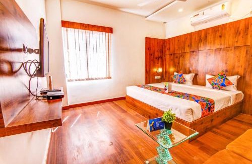 Pulikeshi Nagar Hotel | FabHotel Vista Suites - Frazer Town