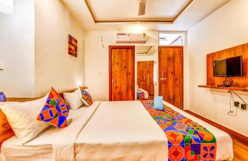 Pulikeshi Nagar Hotel | FabHotel Vista Suites - Frazer Town