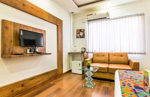 Pulikeshi Nagar Hotel | Fabhotel Vista Suites