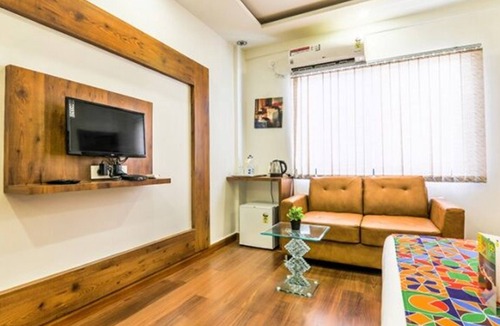 Pulikeshi Nagar Hotel | Fabhotel Vs Suites & Inn