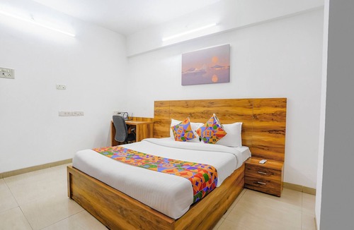 Kopar Khairane Hotel | Fabhotel Wellax 24 Service Apartments