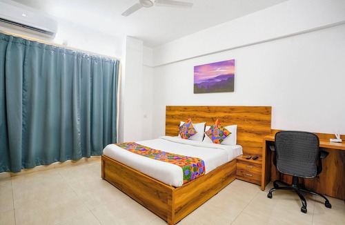 Kopar Khairane Hotel | Fabhotel Wellax 24 Service Apartments