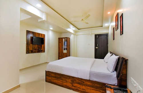 Nanded Hotel | Fabhotel White House