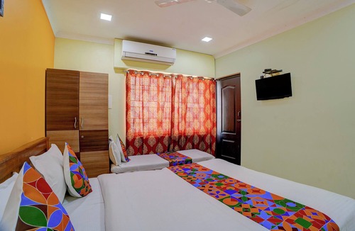 Chromepet Hotel | Fabhotel Yazhini Residency