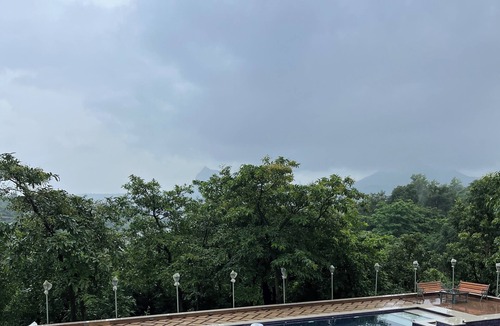 Sakri Villa | Fabulous 4-bedroom villa with PRIVATE POOL Dhamandhar, Pawna