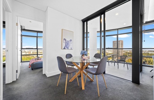 Sydney Olympic Park Apartment | Fabulous view apartment in Sydney Olympic Park
