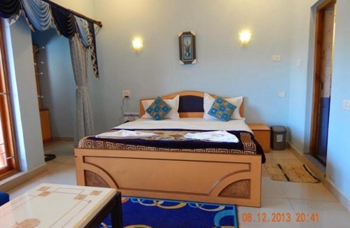 Thalayathimund Hotel | Fairstay Ooty
