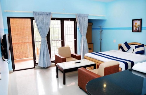 Thalayathimund Hotel | Fairstay Ooty