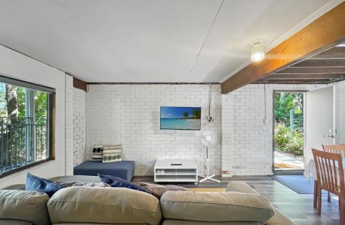 Long Beach House | Family Beach House with Outdoor Entertaining