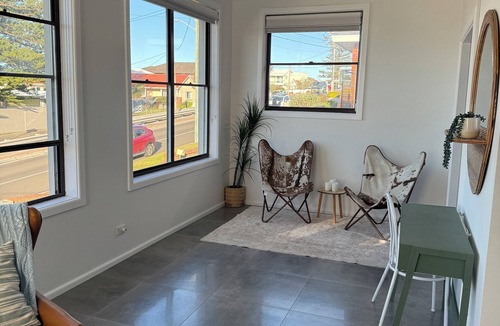 Shellharbour House | Family comfort across the road from North Beach