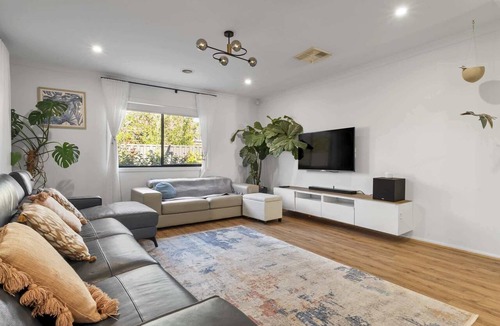 Point Cook House | Family Escape with Private Courtyard