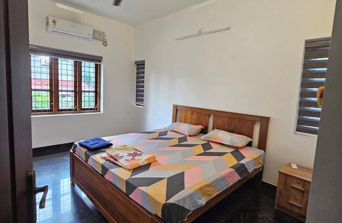 Perumbavoor House | Family friendly 4 bedrooms with airconditioners, spacious, fully equipped house.