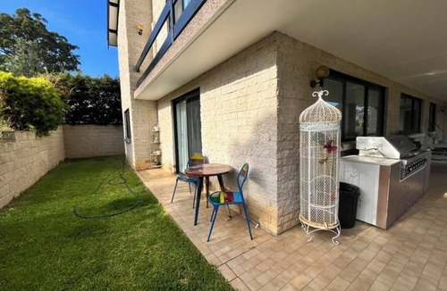 Kenthurst House | Family Friendly , Pet-friendly and a big swimming pool