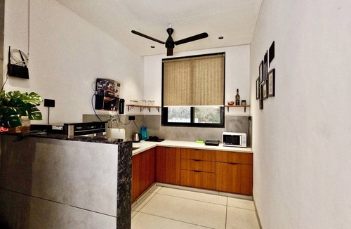 Indore Apartment | Fantastic 5-bedroom building with penthouse in peaceful Indore