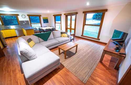 Musselroe Bay Other | Farm House Accommodation Northern end of the Bay of Fires 5 mins from Mt Willian