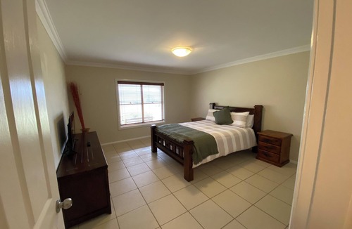 Wimbledon Other | Farm Stay with Valley Views