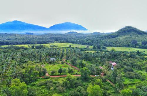 Kundapur House | Farmhouse with Pool - Kalavady Farmstay