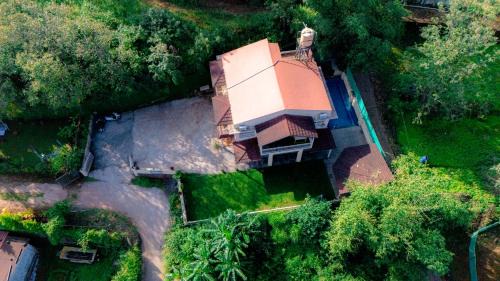 Mahabaleshwar Villa | Fernstone 4BHK Pool Villa, Garden, BBQ, Home-Cook!