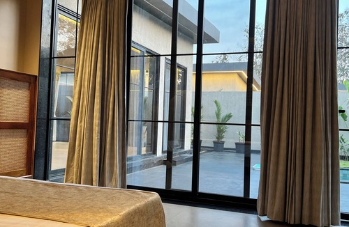 Kalyan Hotel | Finding Life House By Jumbo Holidayz