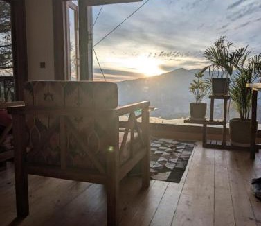 Theog House | Firdaus at Theog - Luxurious 4 Bedroom Mountain View Villa