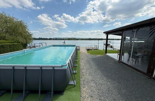 Pojejena House | Fishing Trip Divici